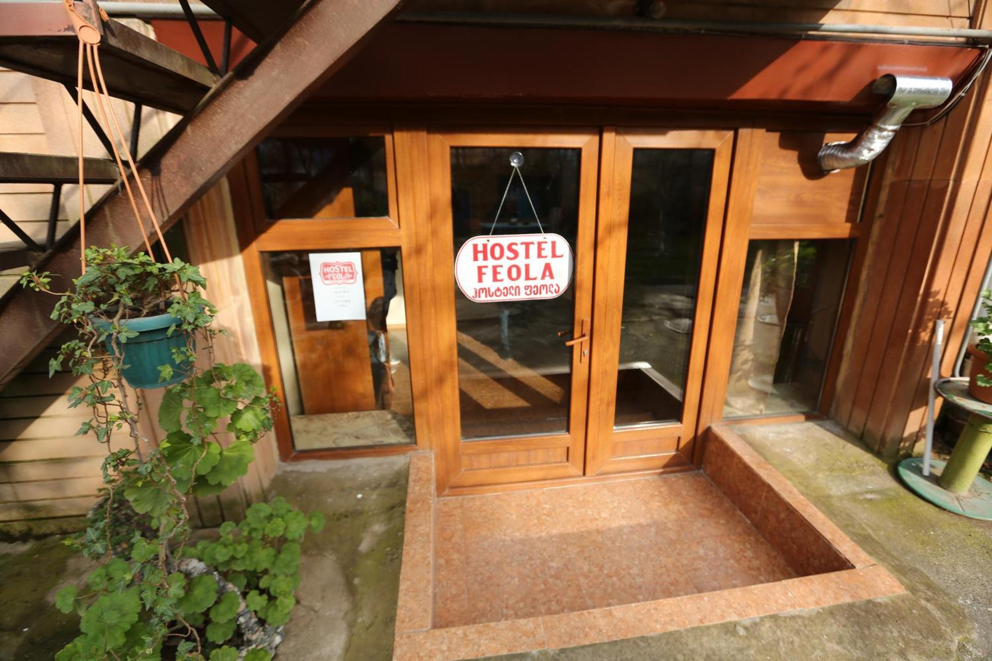 Feola Albergue Kutaisi Exterior foto